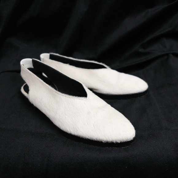 LD Tuttle vero cuoio white hair top open ankle leather shoe. Size 40.5